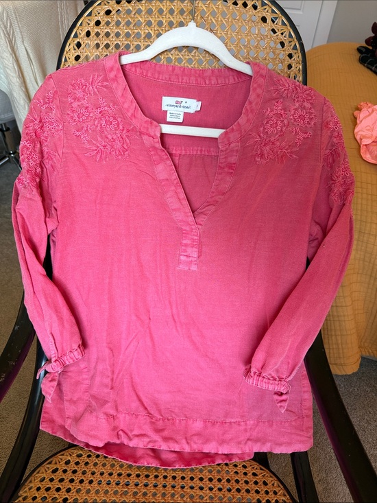 Vineyard Vines Tops - Vineyard Vines Rose Pink Embroidered V-Notch Tunic